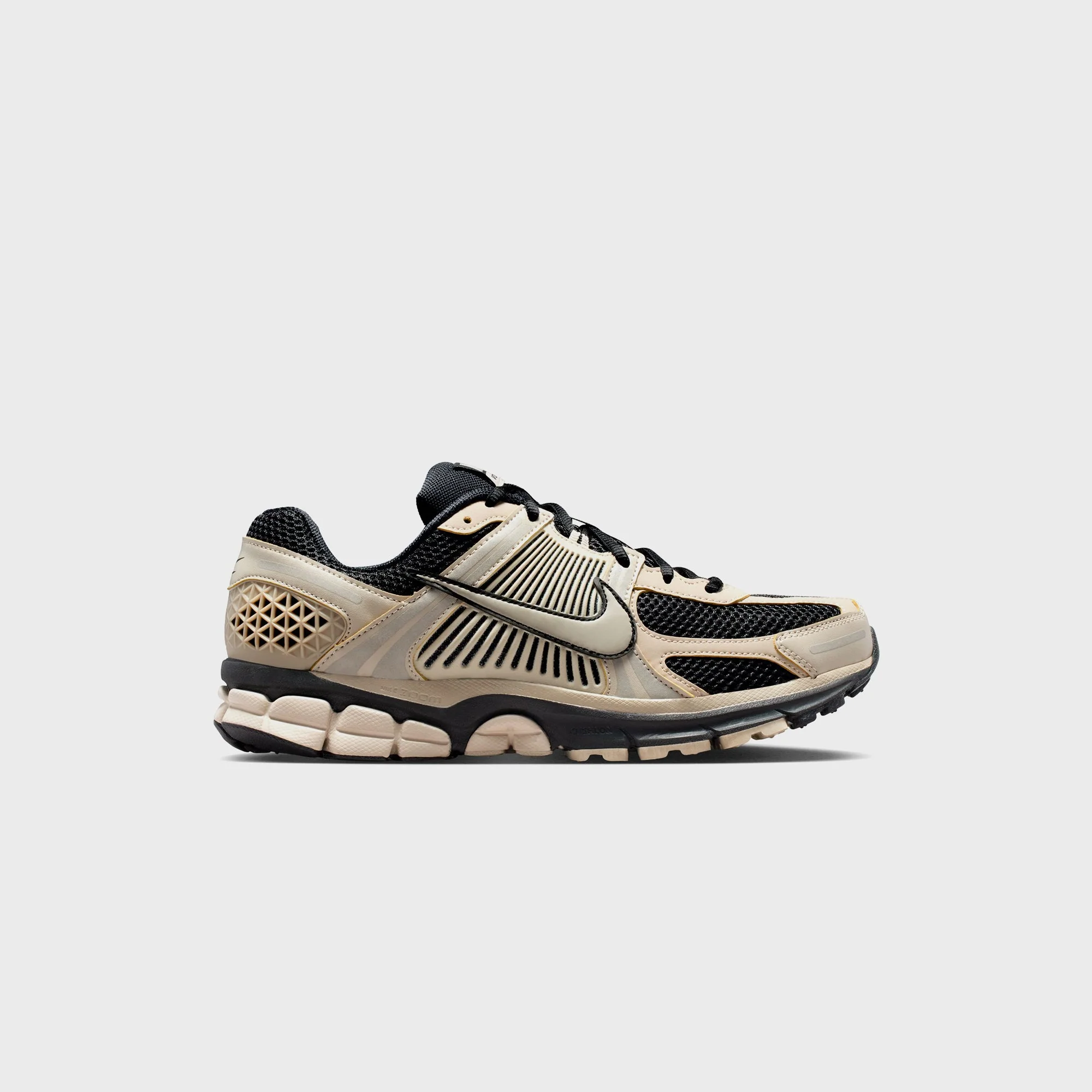 Nike Zoom Vomero 5 - Black / Cream II