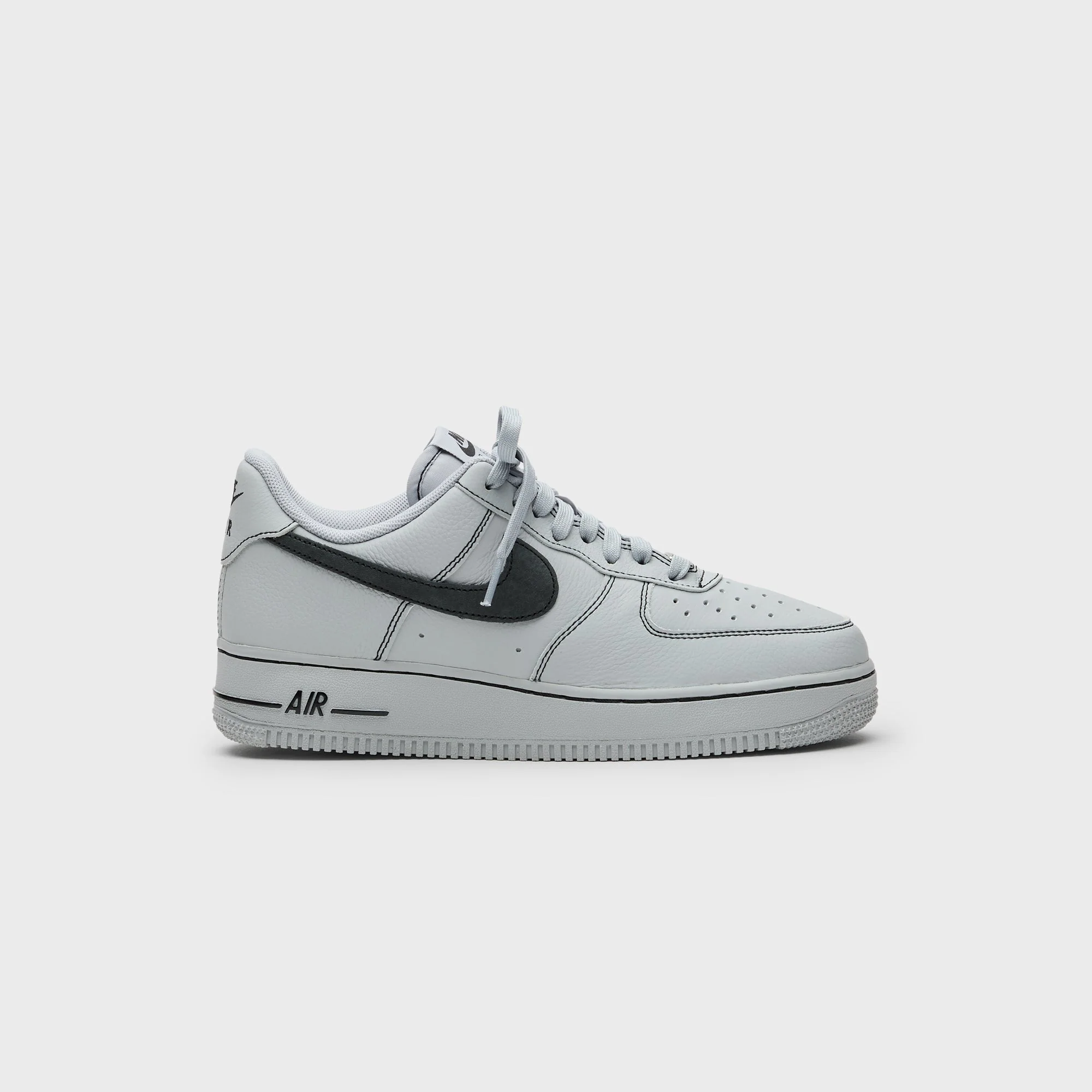 Nike Air Force 1 '07 LV8 - Wolf Grey / Black